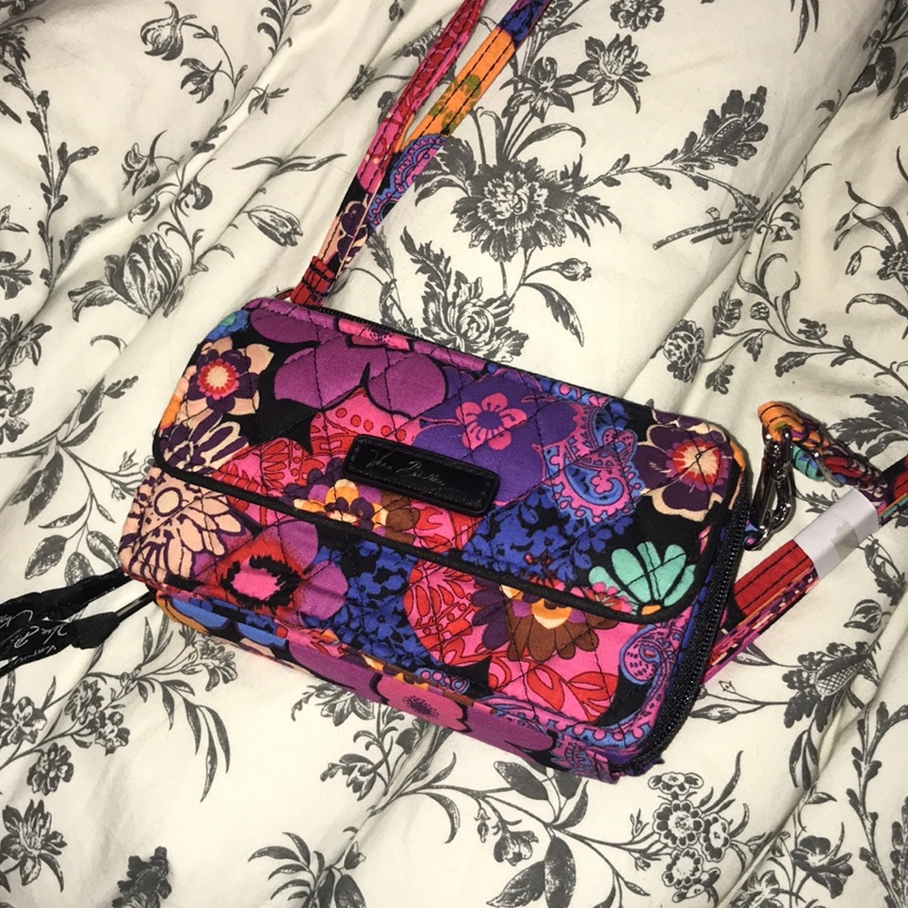 Vera Bradley wristlet with phone compartment